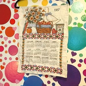 🦆1987 Vintage calender linen